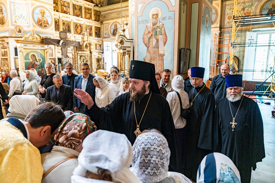 Архиерейское богослужение в Михаило-Архангельском храме села Михайловского г.о. Домодедово
